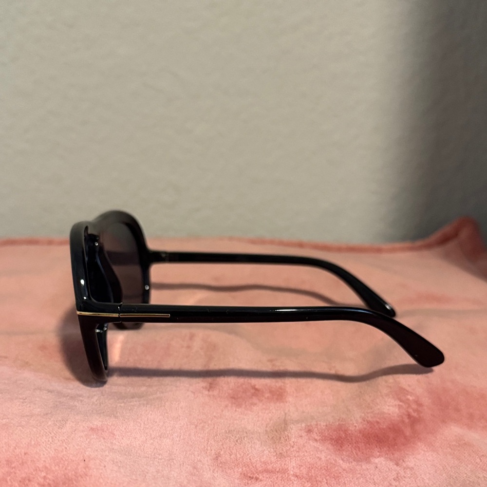 Black Aviator Sunglasses - Picture 2 of 3